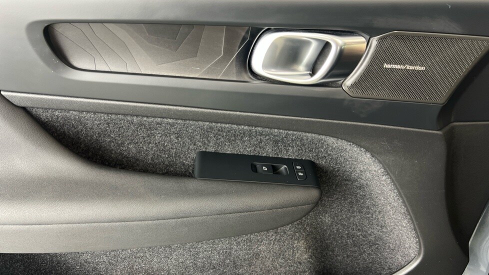 Used Volvo C40 2023 for sale - 78136991: Photo 44