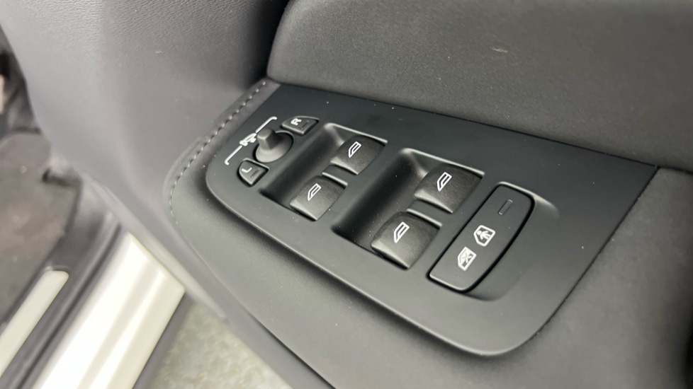 Used Volvo XC60 2025 for sale - 77326296: Photo 23