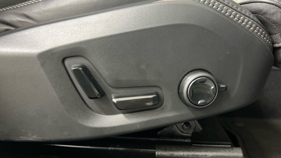 Used Volvo XC60 2025 for sale - 77326296: Photo 29