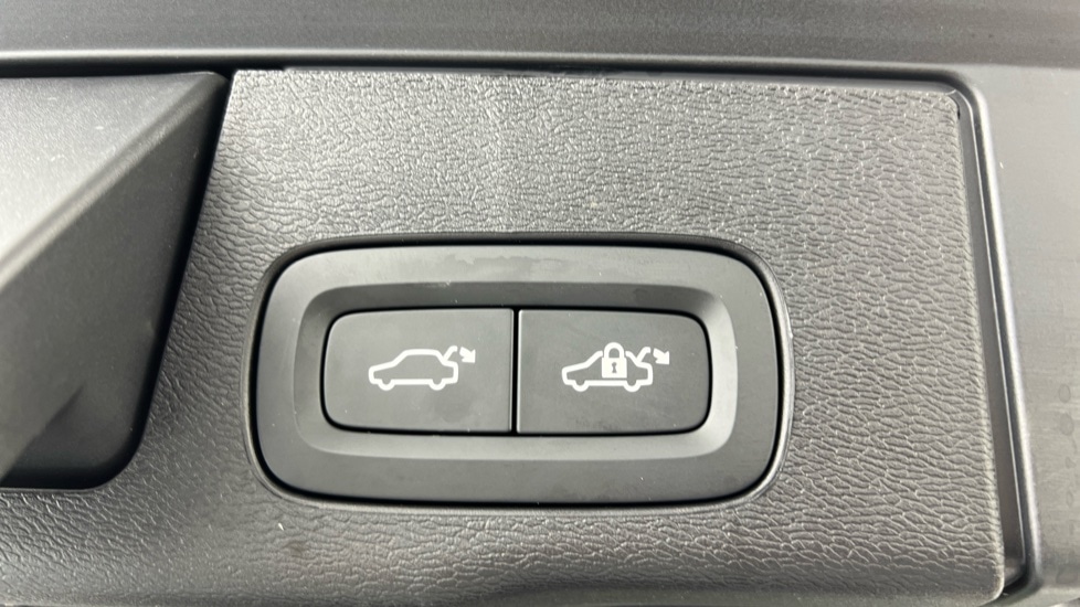 Used Volvo XC60 2025 for sale - 77326296: Photo 34