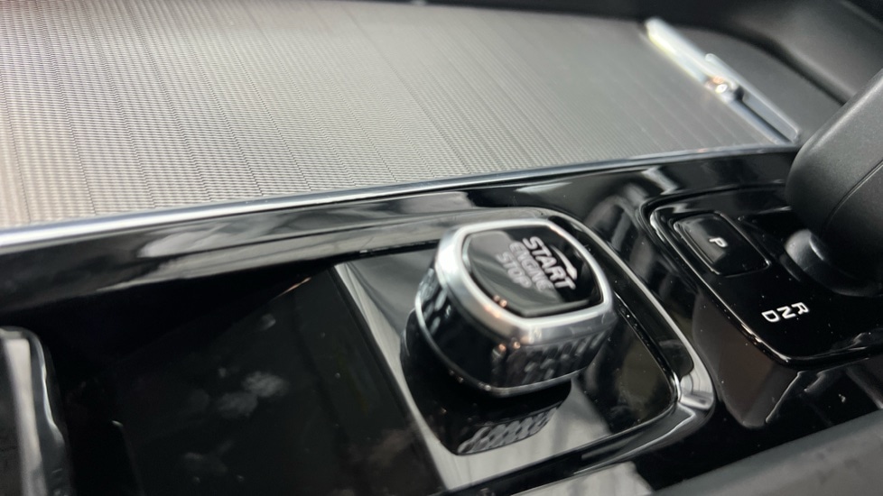 Used Volvo XC60 2025 for sale - 76874880: Photo 25