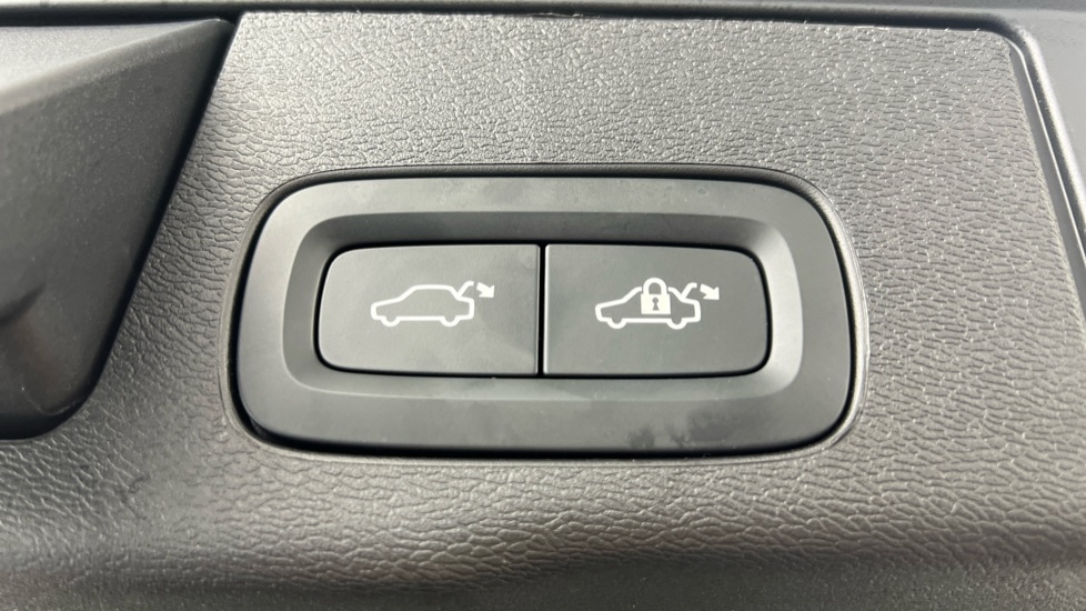 Used Volvo XC60 2025 for sale - 76874880: Photo 33