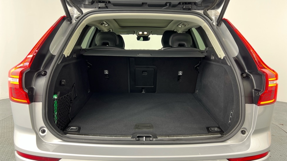 Used Volvo XC60 2025 for sale - 77102539: Photo 13