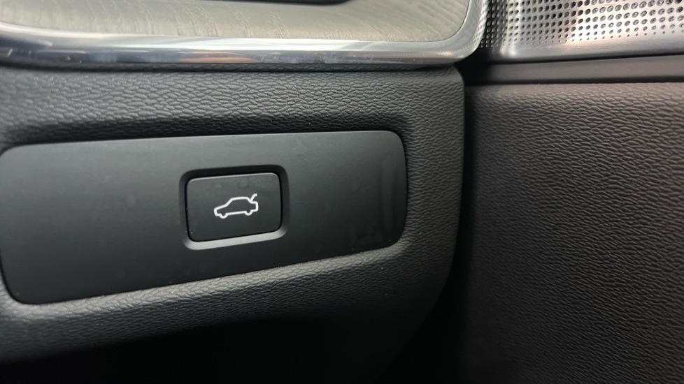 Used Volvo XC60 2025 for sale - 77102539: Photo 37