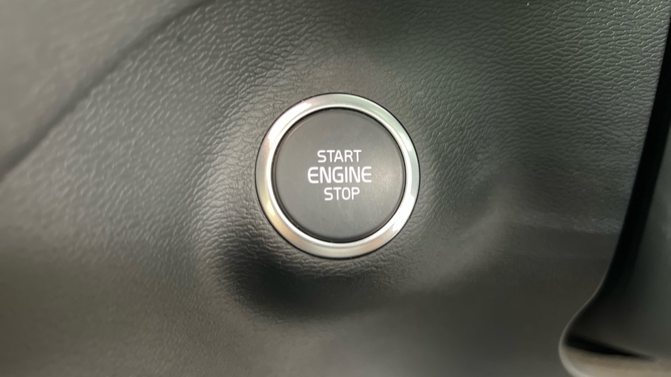 Used Volvo XC40 2024 for sale - 77186197: Photo 25