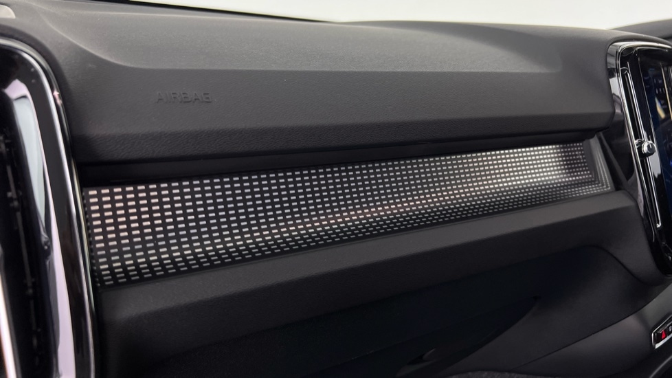 Used Volvo XC40 2024 for sale - 77186197: Photo 40