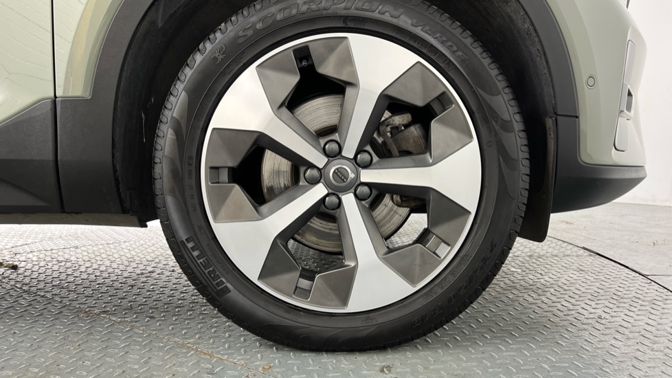 Used Volvo XC40 2024 for sale - 77186197: Photo 9