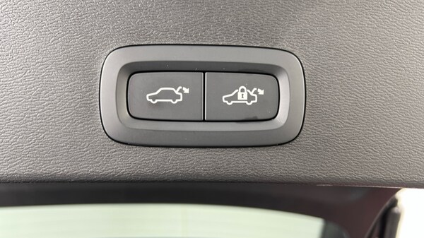 Used Volvo XC40 2024 for sale - 75482193: Photo 32