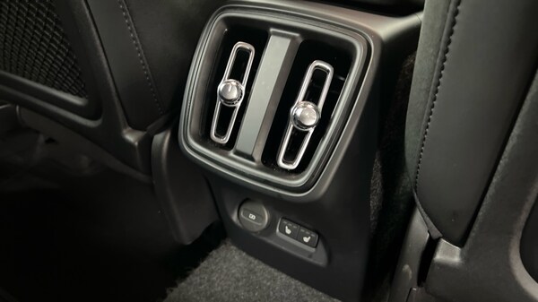 Used Volvo XC40 2024 for sale - 75482193: Photo 33