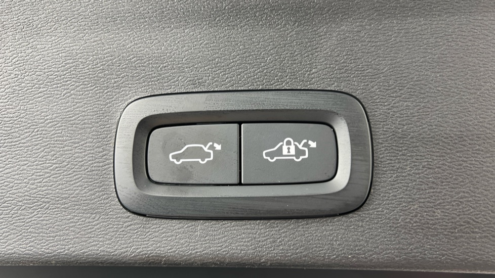 Used Volvo XC40 2022 for sale - 76999363: Photo 33