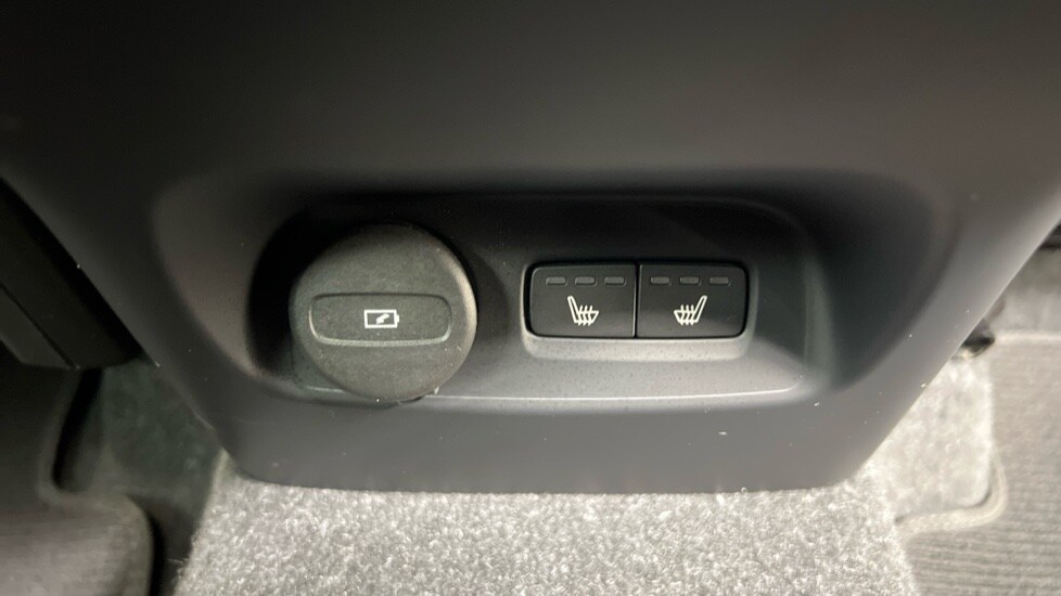 Used Volvo XC40 2022 for sale - 77899021: Photo 37