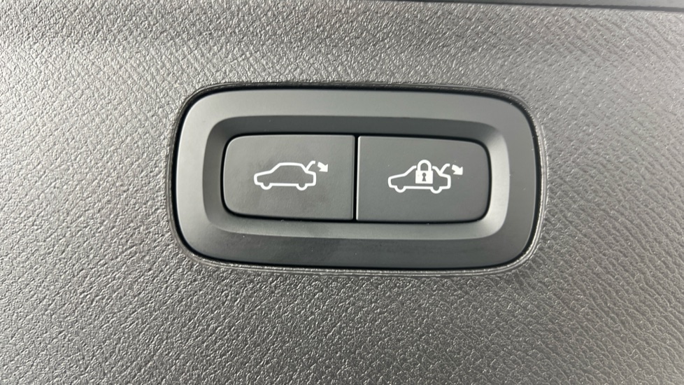 Used Volvo XC90 2023 for sale - 77978981: Photo 35