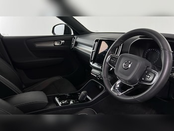 Used Volvo XC40 2021 for sale - 76647993: Photo