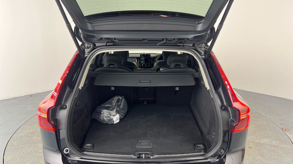 Used Volvo XC60 2025 for sale - 77261605: Photo 13