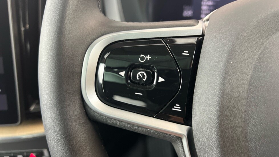 Used Volvo XC60 2025 for sale - 77261605: Photo 20