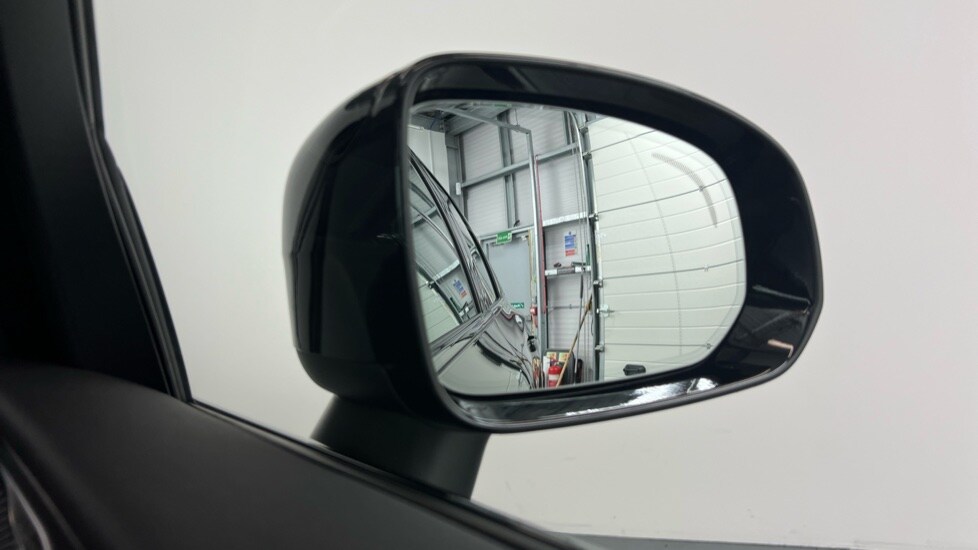 Used Volvo XC60 2025 for sale - 77261605: Photo 31