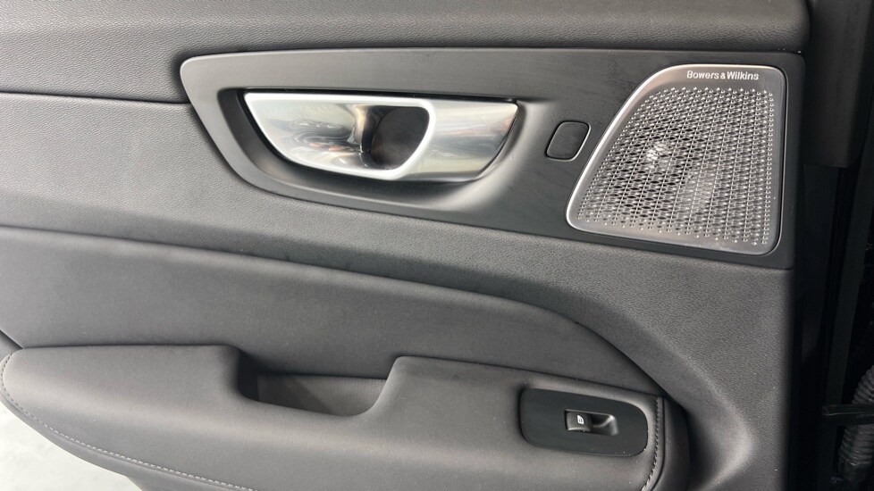 Used Volvo XC60 2025 for sale - 77261605: Photo 40