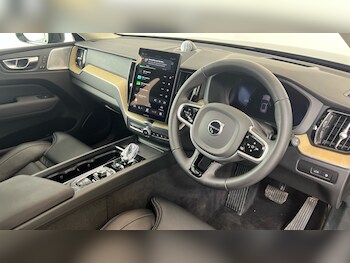 Used Volvo XC60 2025 for sale - 77261605: Photo