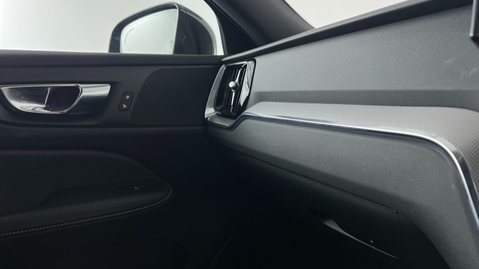 Used Volvo V60 2020 for sale - 77281050: Photo 34