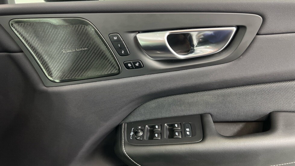 Used Volvo XC60 2023 for sale - 78036717: Photo 28