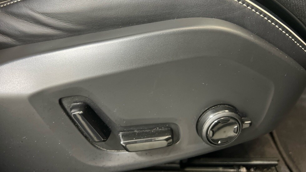 Used Volvo XC60 2023 for sale - 78036717: Photo 29