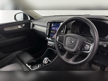 Used Volvo XC40 2023 for sale - 75482247: Photo