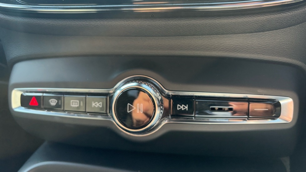 Used Volvo XC40 2023 for sale - 76130405: Photo 22