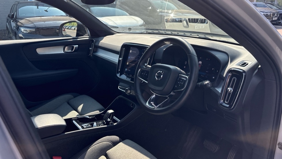 Used Volvo XC40 2023 for sale - 76130405: Photo 4