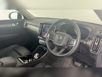 Used Volvo XC40 2026 for sale - 79140420: Photo