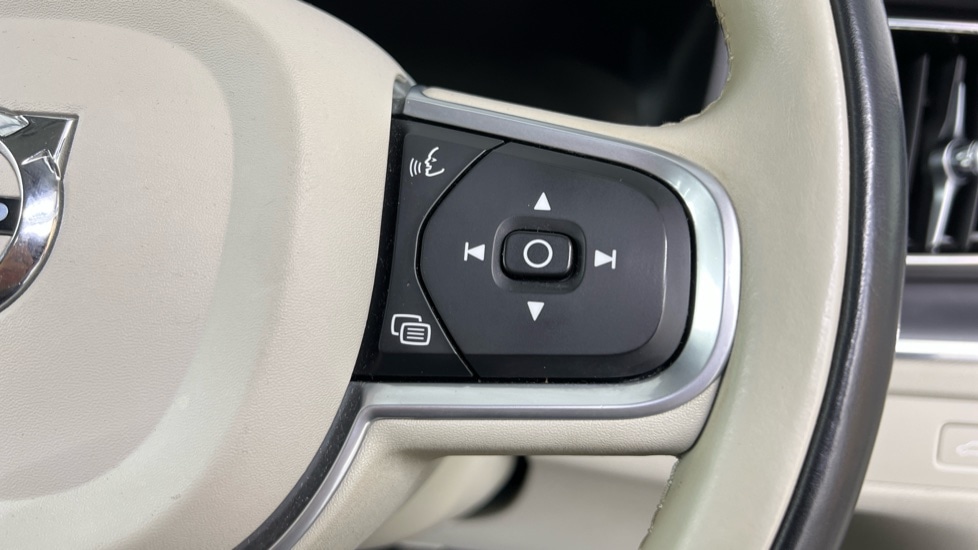 Used Volvo XC60 2021 for sale - 76116953: Photo 21