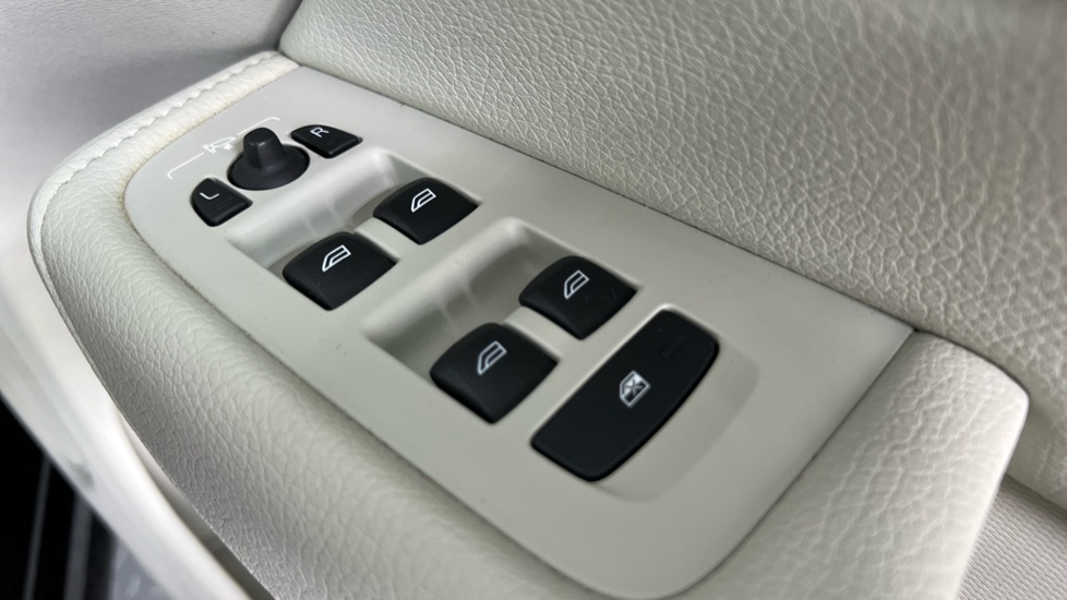 Used Volvo XC60 2021 for sale - 76116953: Photo 23