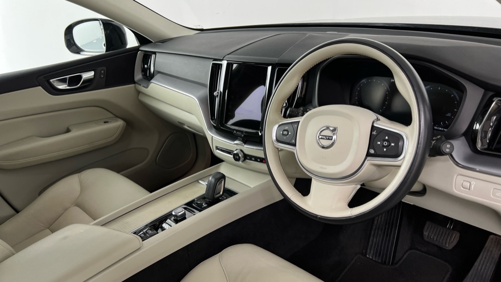 Used Volvo XC60 2021 for sale - 76116953: Photo 4