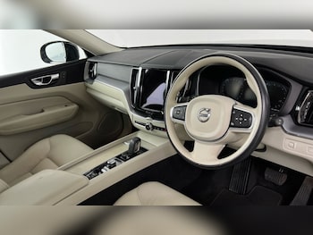 Used Volvo XC60 2021 for sale - 76116953: Photo 4