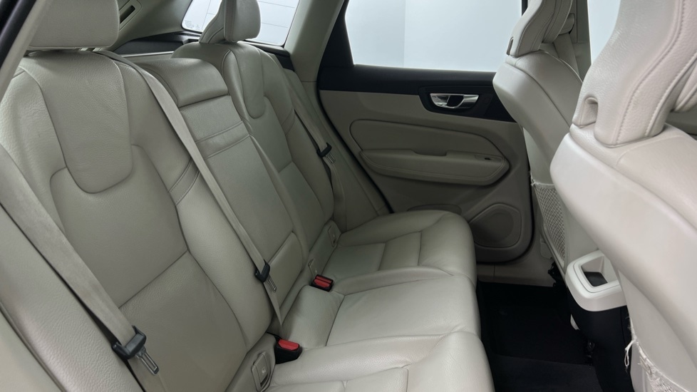 Used Volvo XC60 2021 for sale - 76116953: Photo 6