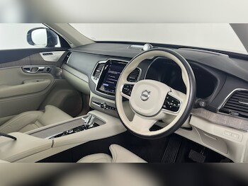 Used Volvo XC90 2023 for sale - 78681940: Photo