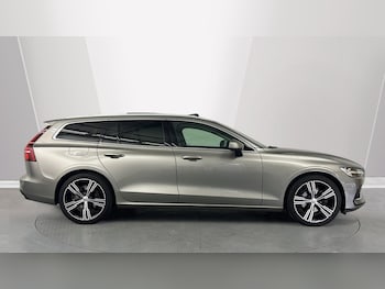 Used Volvo V60 2022 for sale - 79325458: Photo