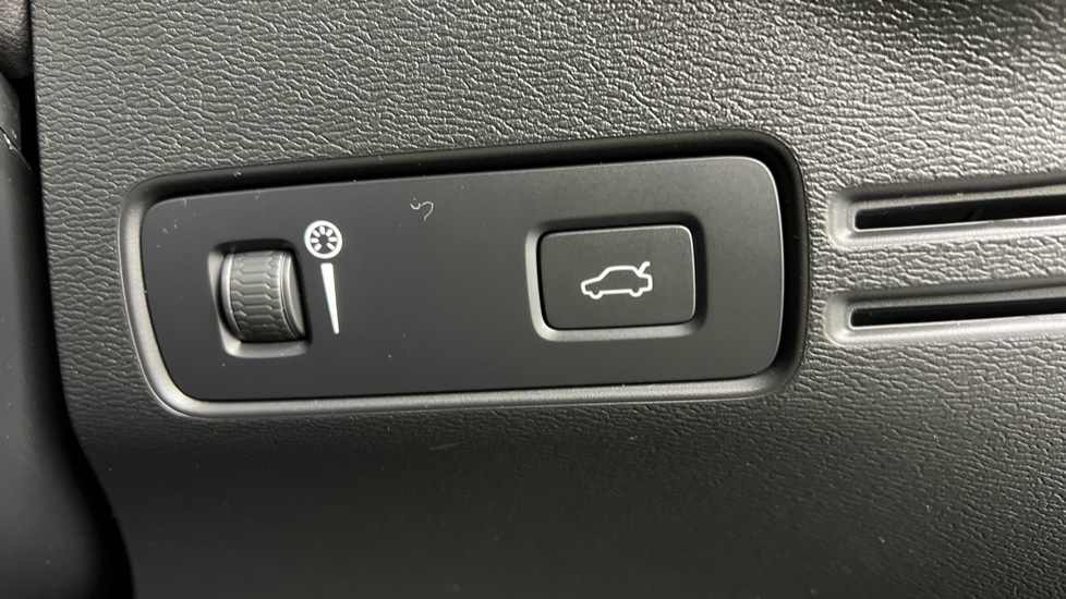 Used Volvo XC40 2021 for sale - 76954453: Photo 36