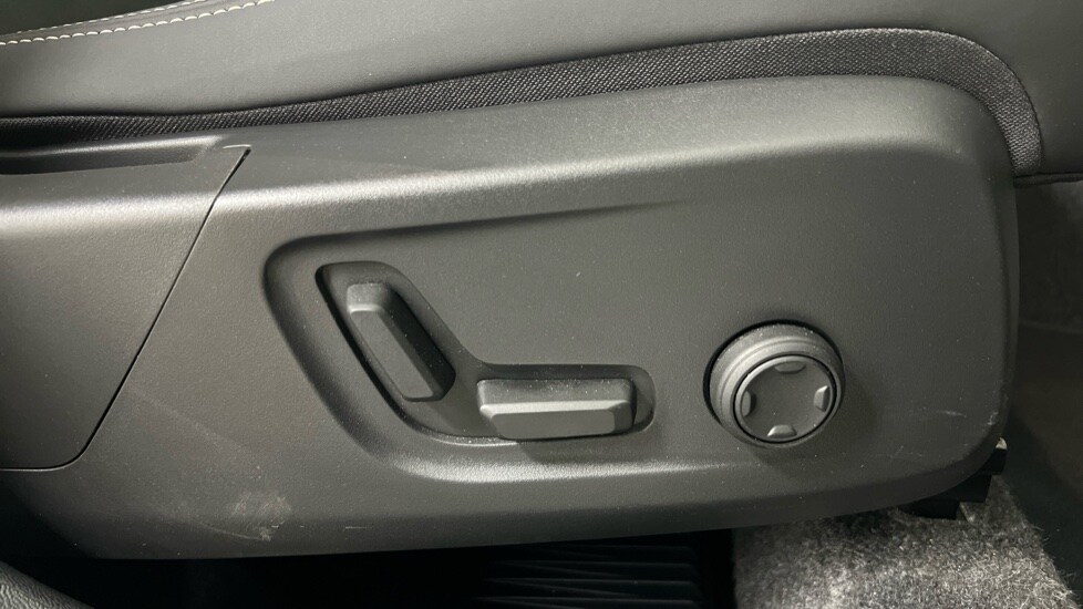 Used Volvo XC40 2025 for sale - 78212020: Photo 29