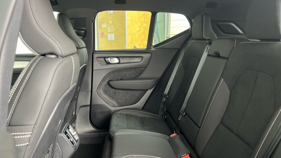 Used Volvo XC40 2025 for sale - 78212020: Photo 32