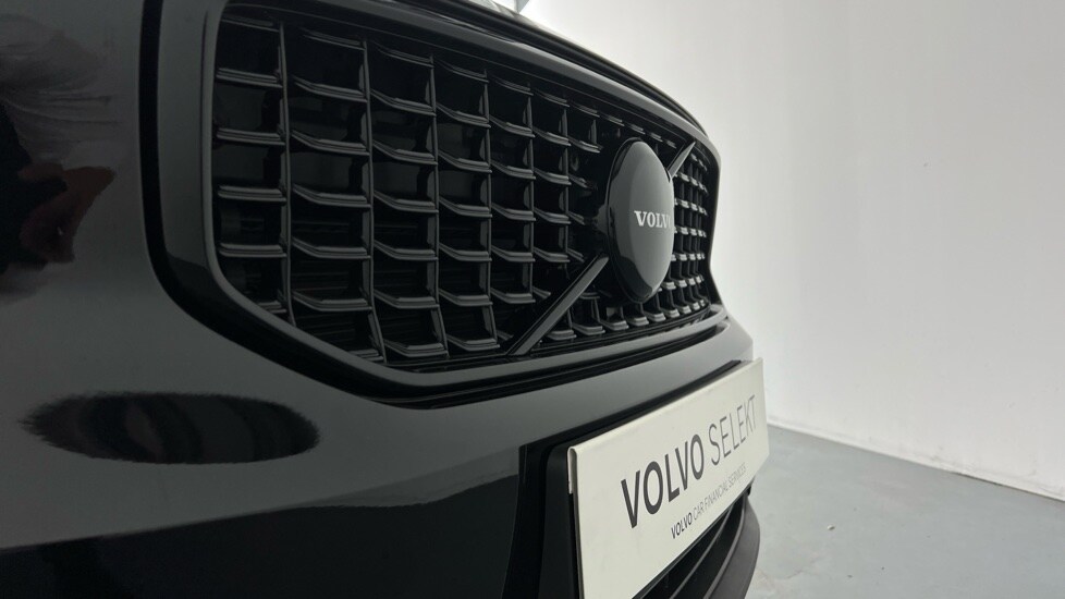 Used Volvo XC40 2025 for sale - 78212020: Photo 40