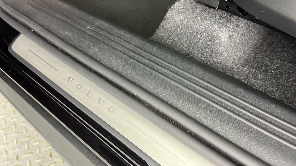 Used Volvo XC40 2025 for sale - 78212020: Photo 43