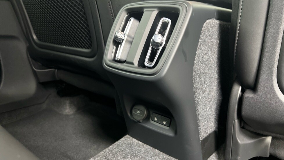 Used Volvo XC40 2025 for sale - 78212020: Photo 53