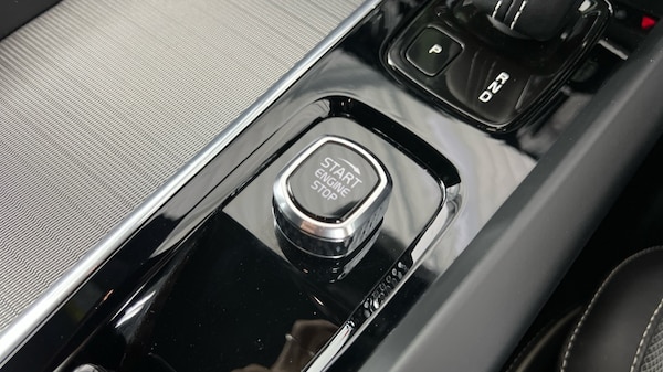 Used Volvo XC60 2022 for sale - 76180217: Photo 25