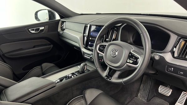 Used Volvo XC60 2022 for sale - 76180217: Photo 4