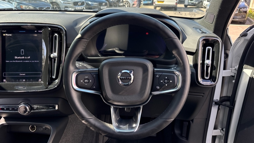 Used Volvo XC40 2023 for sale - 76130570: Photo 10