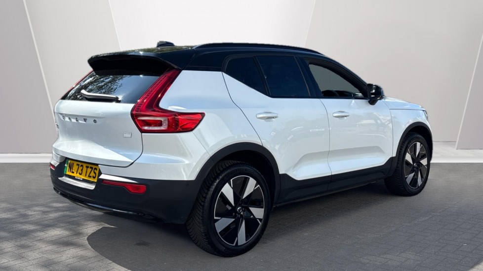 Used Volvo XC40 2023 for sale - 76130570: Photo 2