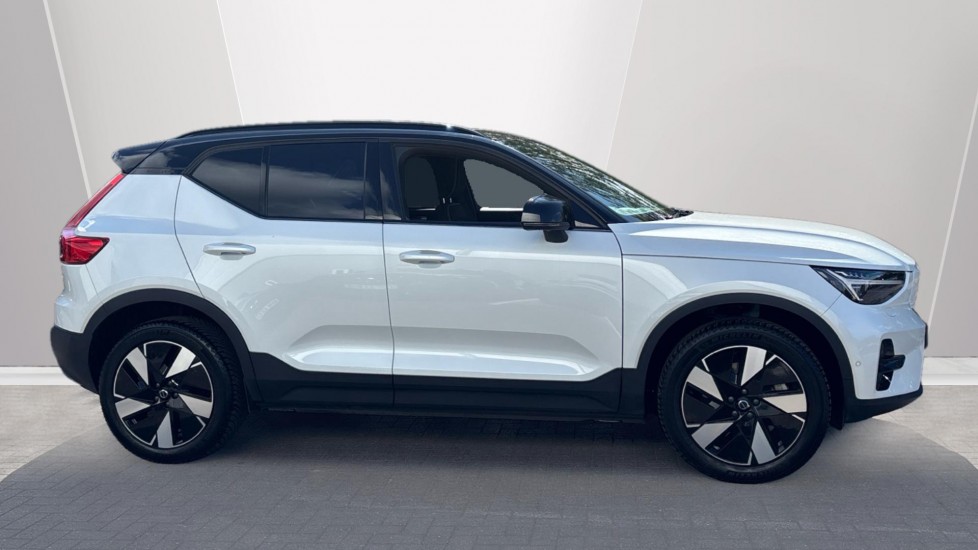 Used Volvo XC40 2023 for sale - 76130570: Photo 3