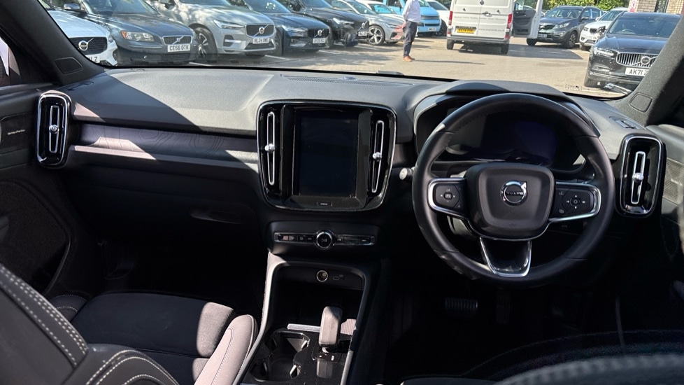 Used Volvo XC40 2023 for sale - 76130570: Photo 5