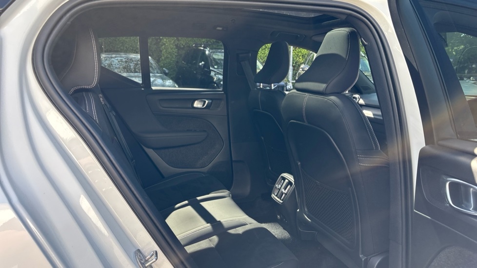 Used Volvo XC40 2023 for sale - 76130570: Photo 6