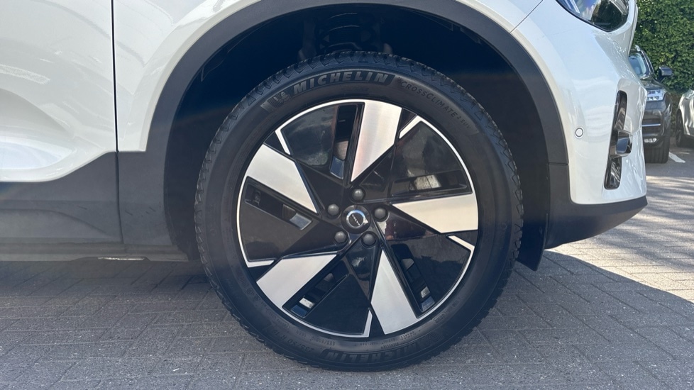 Used Volvo XC40 2023 for sale - 76130570: Photo 9